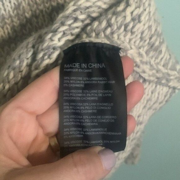 Club Monaco Cashmere/Wool Blend Knit Sweater - Picture 3 of 8